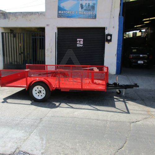 Plataforma movible para elevadora industrial con barandal en metal desplegado y winch frontal
