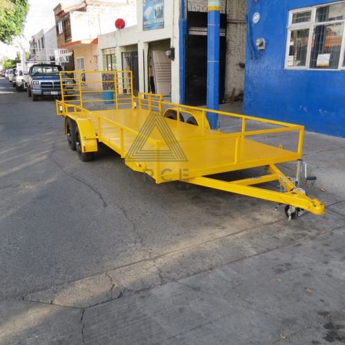 Remolque tipo plataforma para transportar cuatrimoto y RZR con rampa trasera y lateral