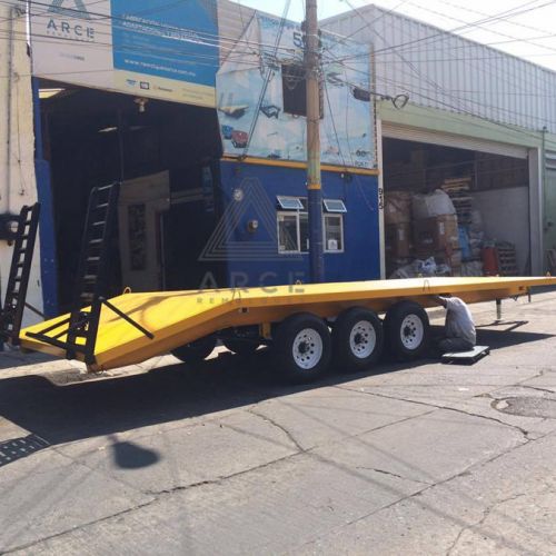 Remolque tipo plataforma de cama alta con cola de castor para usos varios en tres ejes 10K