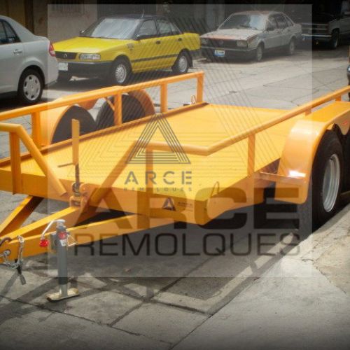 Remolque tipo plataforma de balancín de gran capacidad ideal para transportar maquinaria pesada