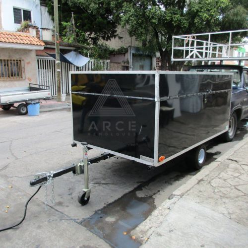 Caja seca de aluminio para exhibición de robots, puertas traseras de acceso interno para facilitar instalación y transporte de equipo